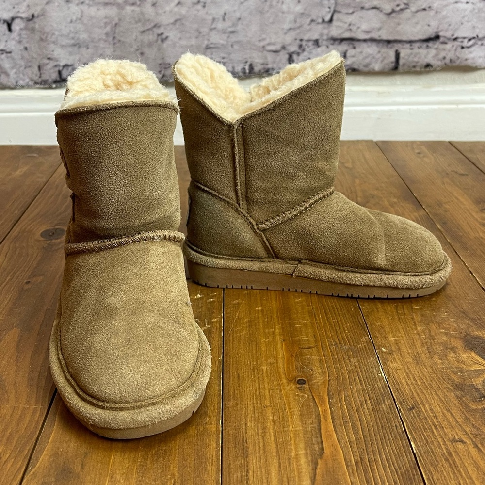 Bear Paw toddler Rosaline tan suede boots size 9
